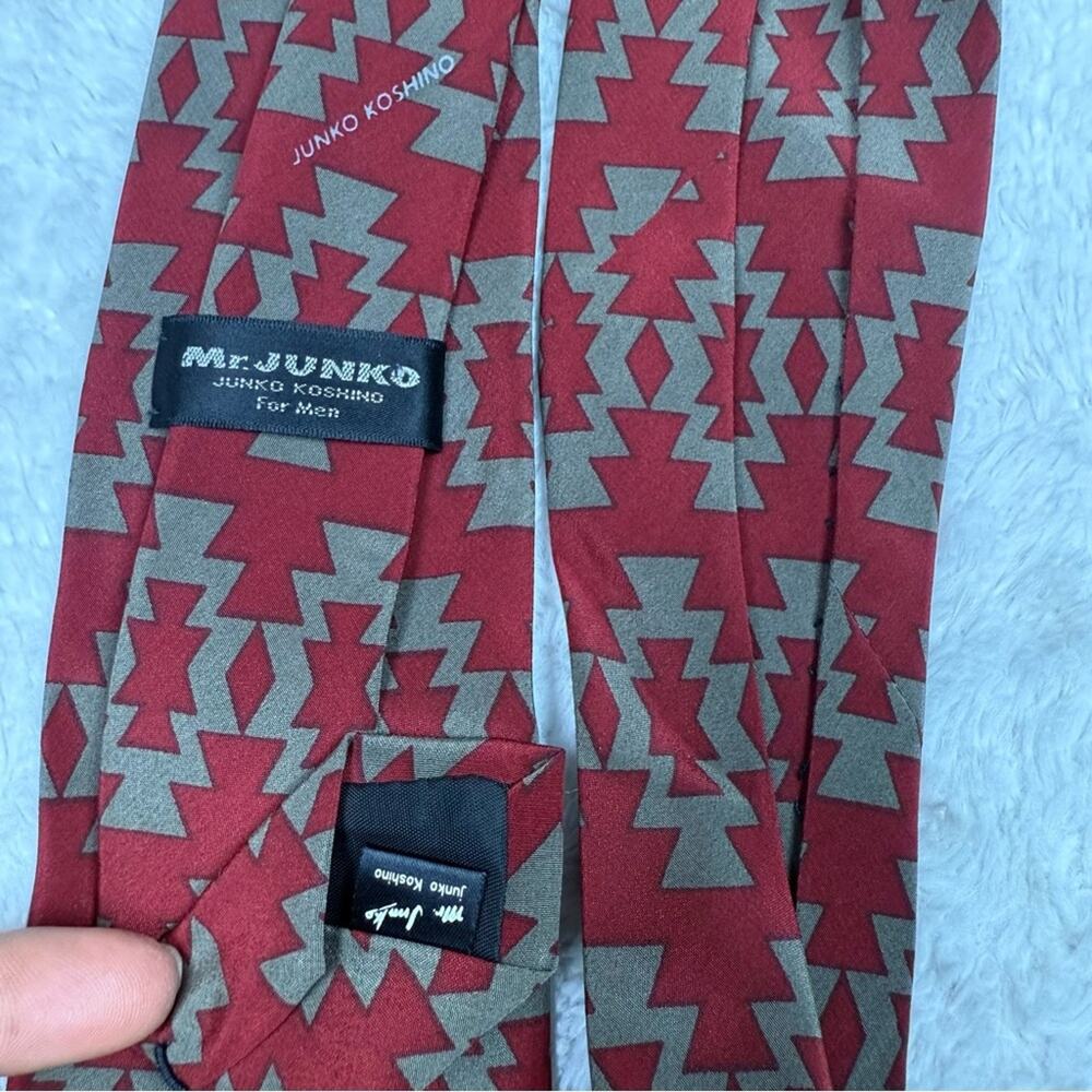Zigzag Patterned Red and Gray Men's Tie - Picture 2 of 3